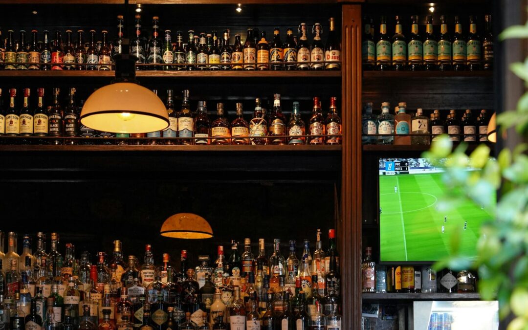 Unleashing the Thrill: Unique Themed Bar Crawls to Spice Up Your Nightlife in Nashville