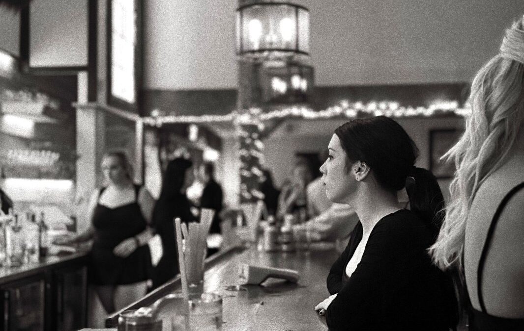 Crowded Bar Data Reveals Which Halloween Crawl Time Slots Deliver the Most Costume-Spotting Fun and Shortest Wait Lines in Nashville, TN